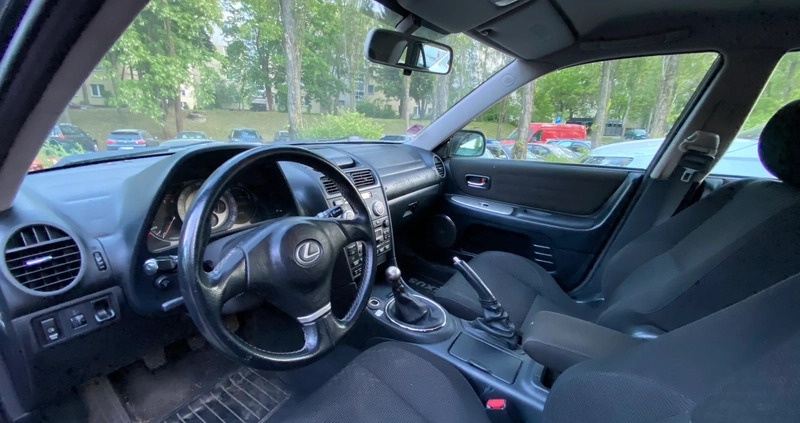 Lexus IS cena 10000 przebieg: 253034, rok produkcji 2004 z Warszawa małe 436